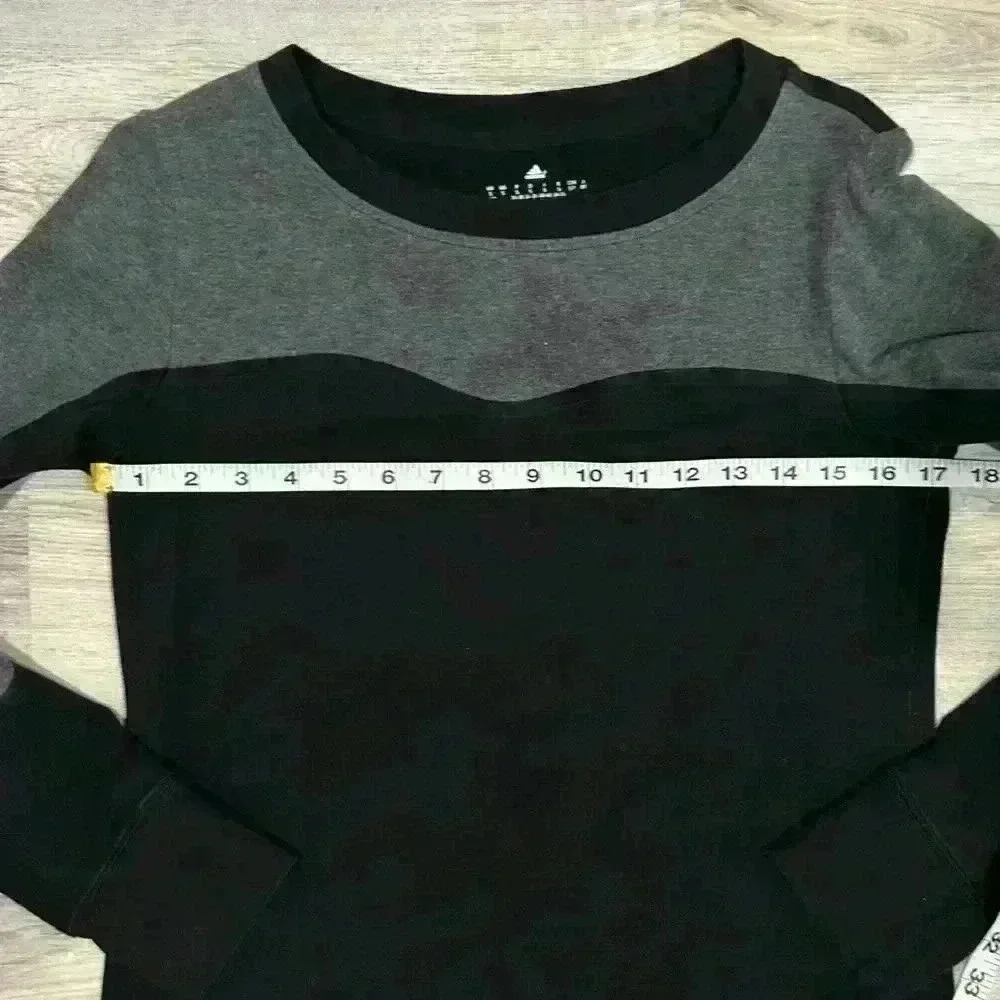 Adidas Women’s Black Gray Pullover Crew Neck Sweatshirt Activewear Top Size S - Picture 7 of 7